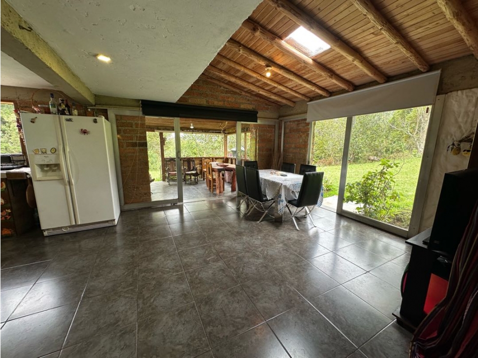 VENDO ACOGEDORA CASA FINCA EN SANTA ELENA — foto 3