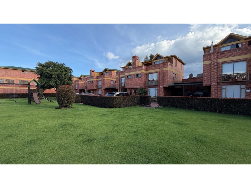 Vendo amplia casa esquinera en chía — foto 2