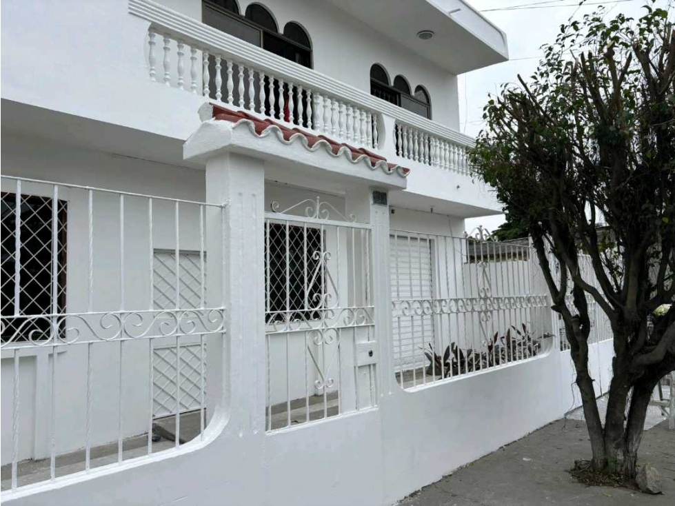 Vendo amplia casa en Duran 2 pisos y garaje - 2