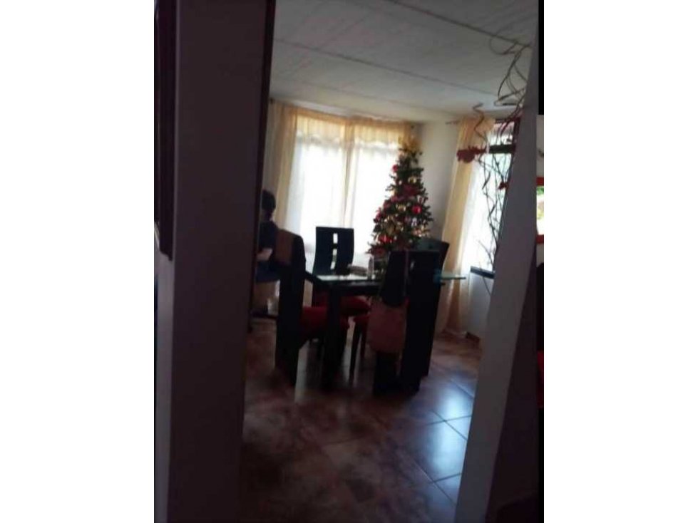 Vendo amplia casa esquinera en el parque industrial — foto 4
