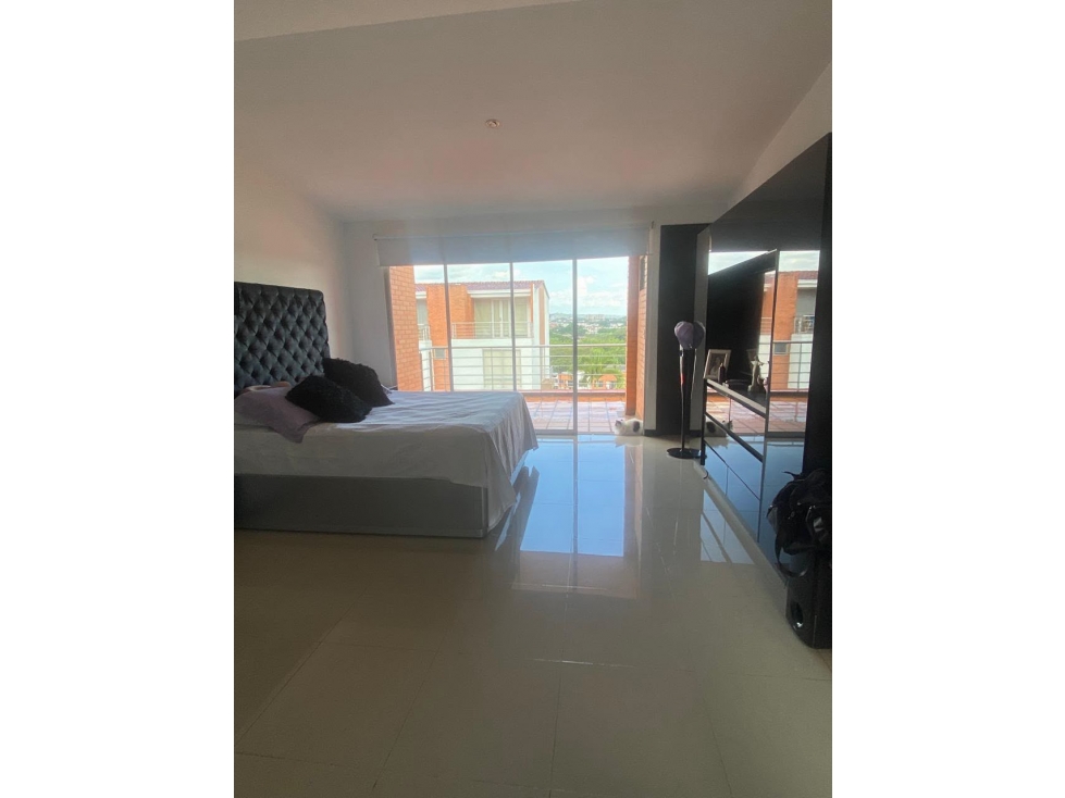 Vendo amplia y hermosa casa cerca a Unicentro Pereira