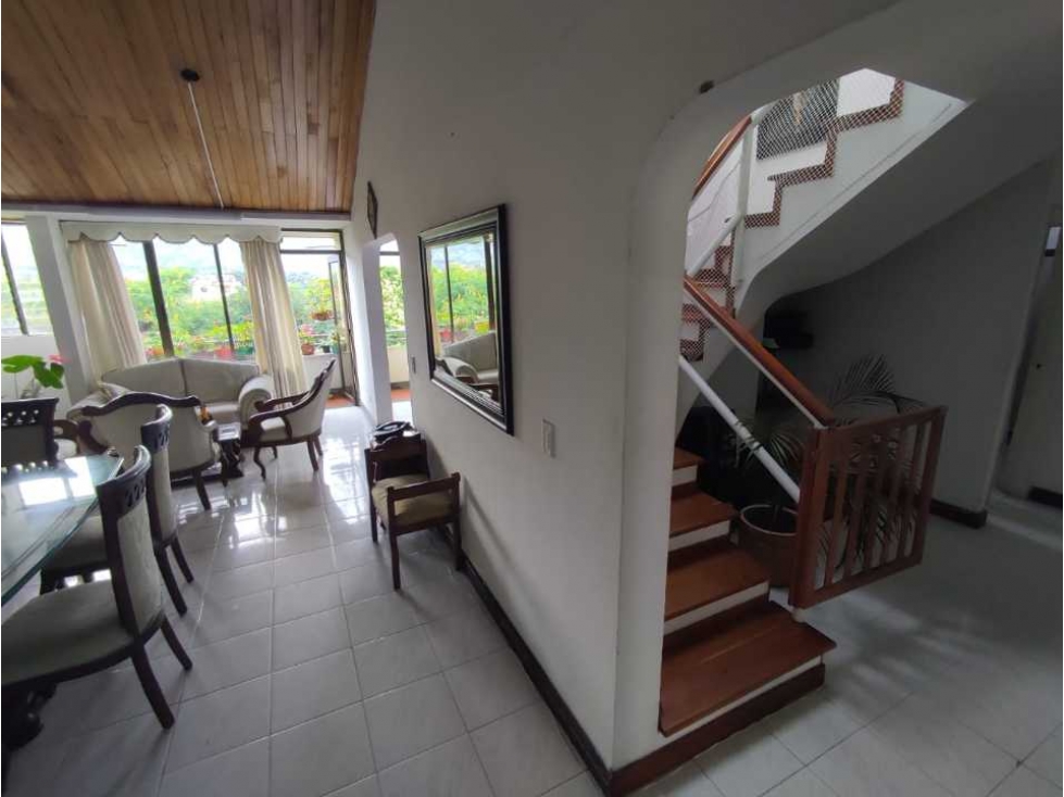 Vendo amplio apartamento duplex sector centro