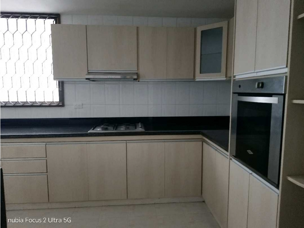 VENDO AMPLIO APARTAMENTO EN ALTO PRADO — foto 4