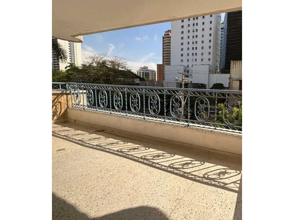 VENDO AMPLIO APARTAMENTO EN ALTO PRADO — foto 3