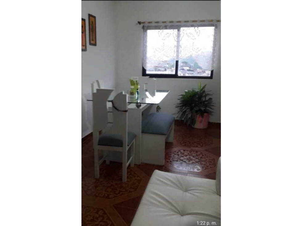 VENDO AMPLIO APARTAMENTO CERCA AL BARRIO GALAN