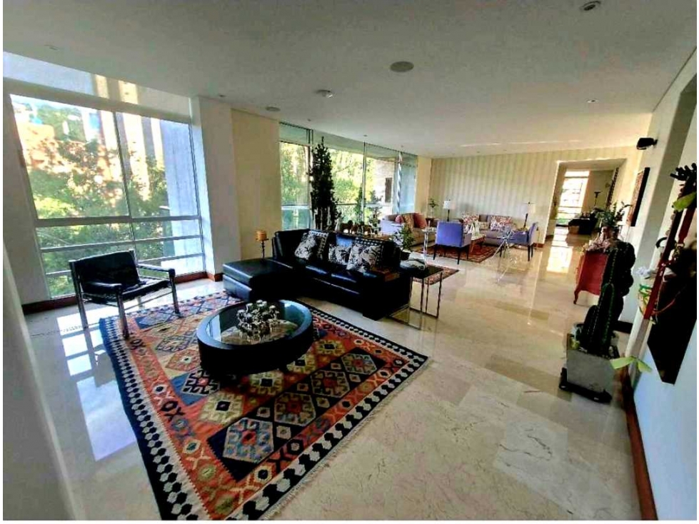 VENDO AMPLIO APARTAMENTO EN EL POBLADO SECTOR TESORO LAS SANTAS — foto 4