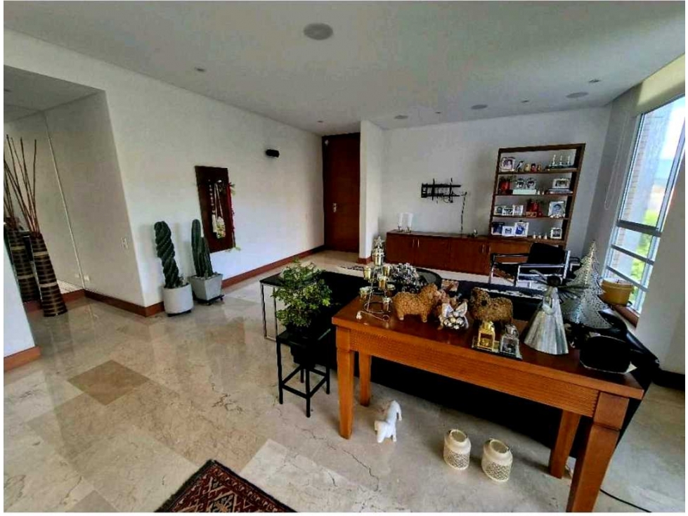 VENDO AMPLIO APARTAMENTO EN EL POBLADO SECTOR TESORO LAS SANTAS — foto 6