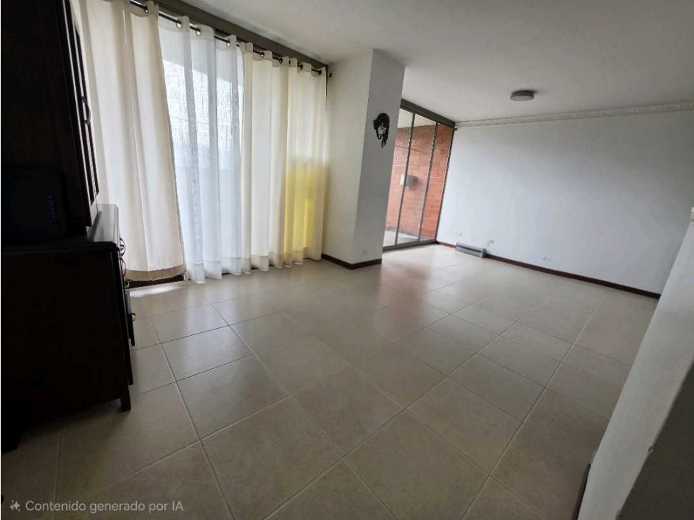 VENDO AMPLIO APARTAMENTO EN LA LOMA DE LOS BERNAL