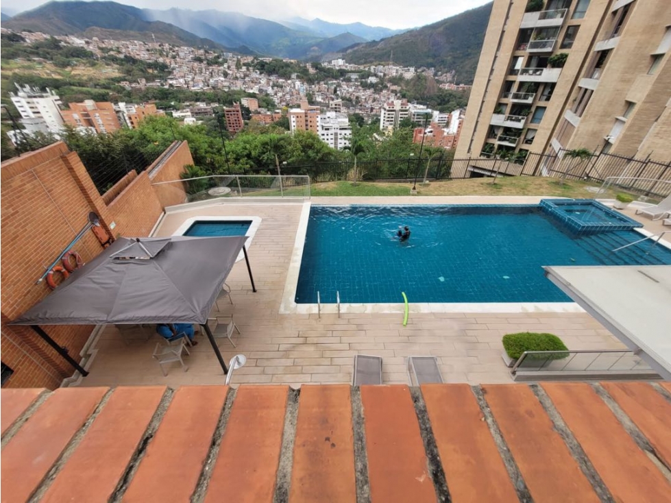 Alquilo amplio apartamento en Santa Teresita