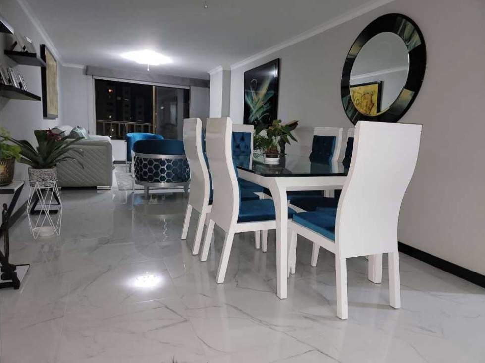 Vendo amplio apartamento recién remodelado en Pinares