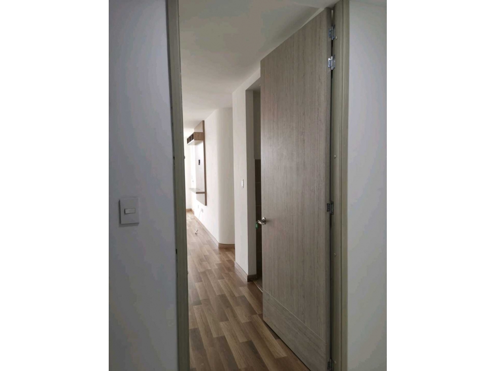 VENDO AMPLIO Y ACOGEDOR APARTAMENTO EN EXCELENTE ZONA DE DOSQUEBRAS — foto 2