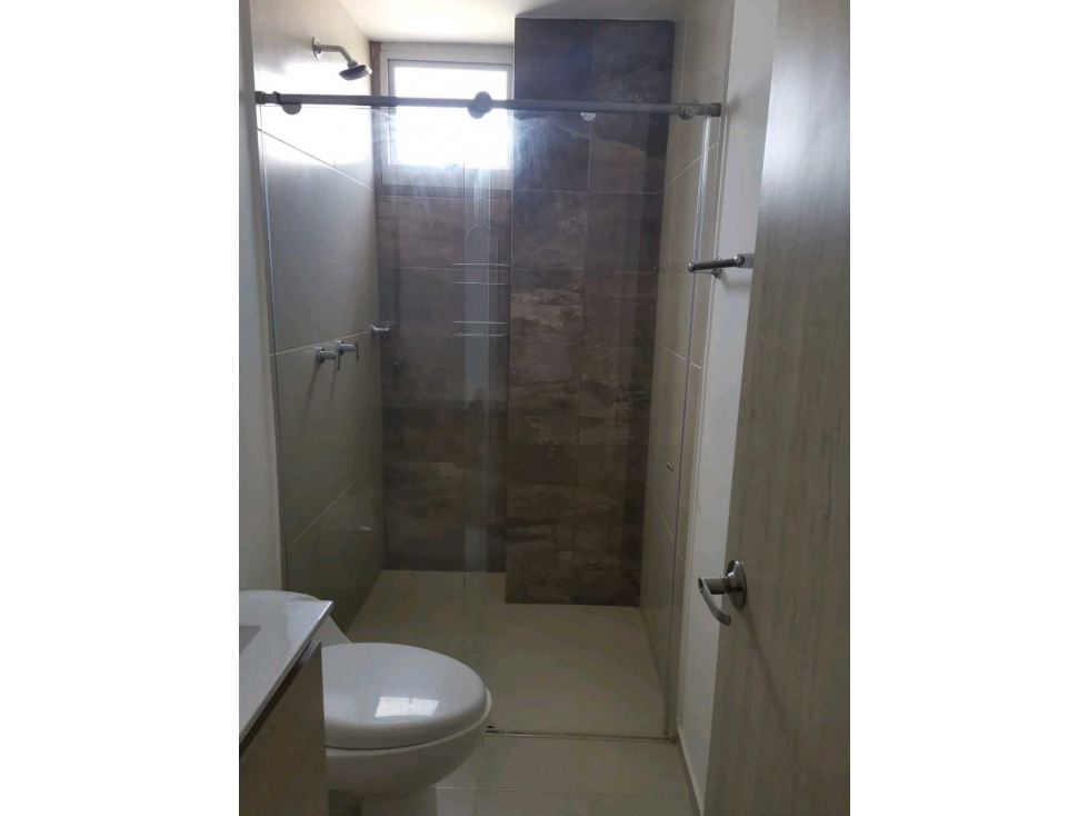 VENDO AMPLIO Y ACOGEDOR APARTAMENTO EN EXCELENTE ZONA DE DOSQUEBRAS — foto 5
