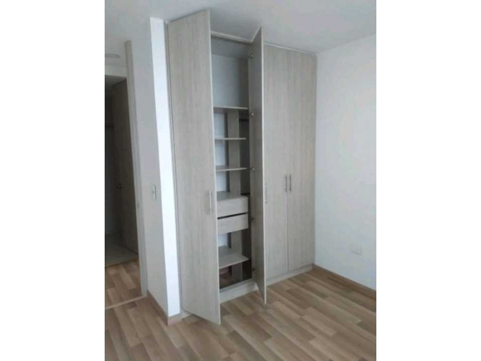 VENDO AMPLIO Y ACOGEDOR APARTAMENTO EN EXCELENTE ZONA DE DOSQUEBRAS — foto 6