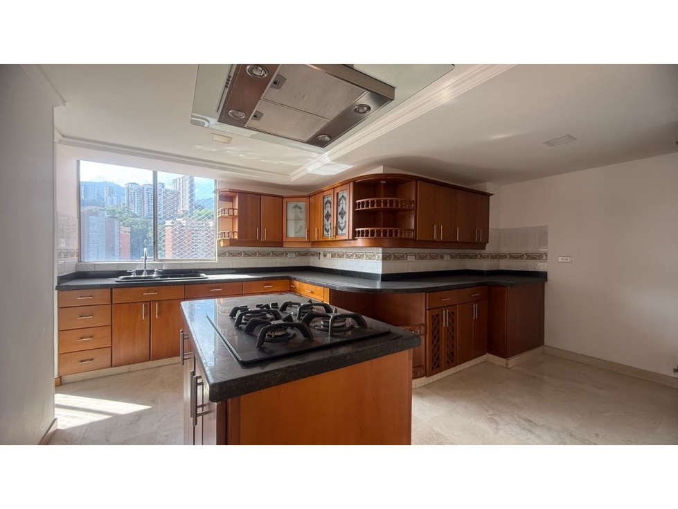 VENDO AMPLIO Y EXCLUSIVO PENTHOUSE EN EL CORAZÓN DE SABANETA — foto 2