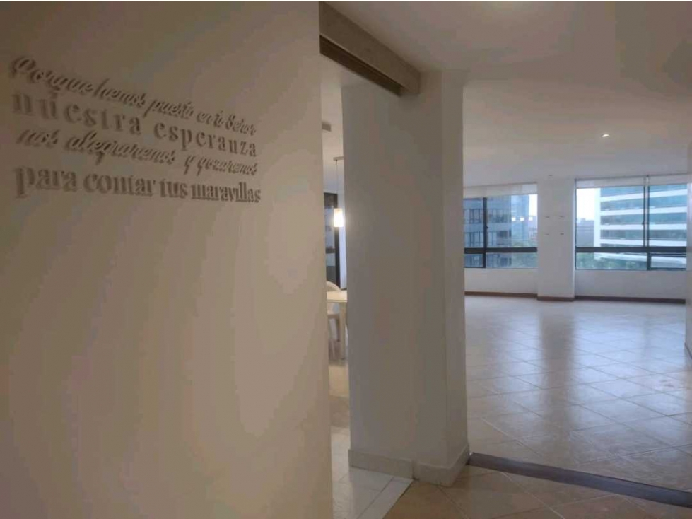 Vendo Amplio y moderno Apartamento en El Poblado sector Milla de Oro — foto 2