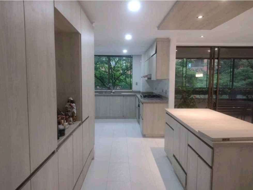 Vendo Amplio y moderno Apartamento en El Poblado sector Milla de Oro — foto 5