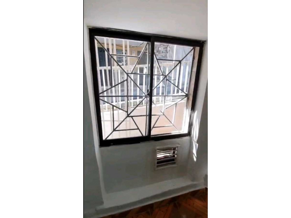 VENDO APARTAESTUDIO 1°PISO EN EL PLAYON MEDELLIN — foto 3