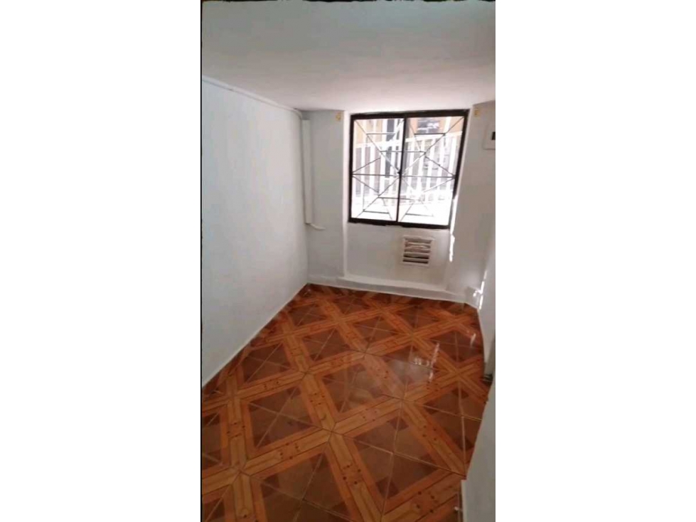 VENDO APARTAESTUDIO 1°PISO EN EL PLAYON MEDELLIN — foto 4