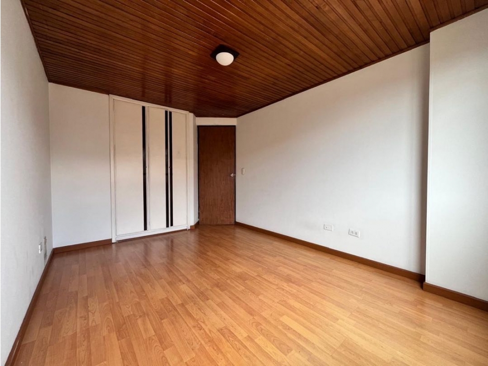 VENDO APARTAESTUDIO CHAPINERO CERCA A LA UNIVERSIDAD JAVERIANA