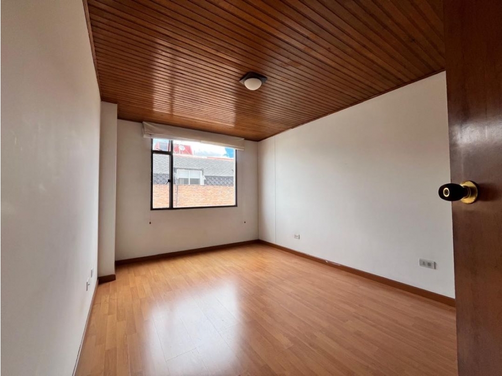 VENDO APARTAESTUDIO CHAPINERO CERCA A LA UNIVERSIDAD JAVERIANA — foto 2