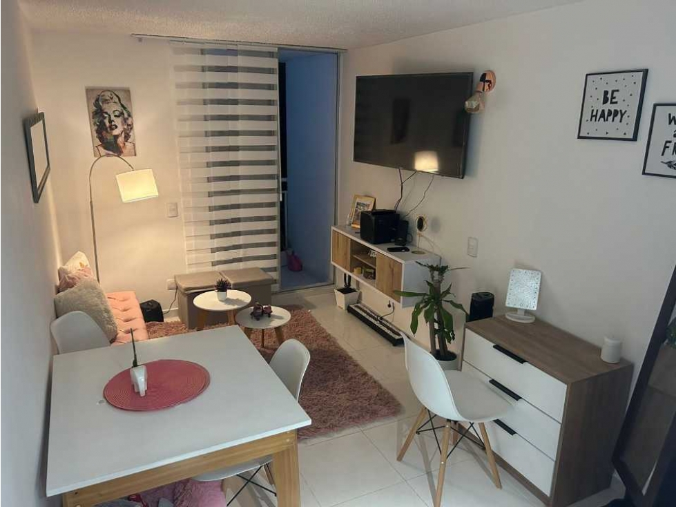 VENDO APARTAESTUDIO CON BALCON Y PARQUEADERO CUBIERTO — foto 2