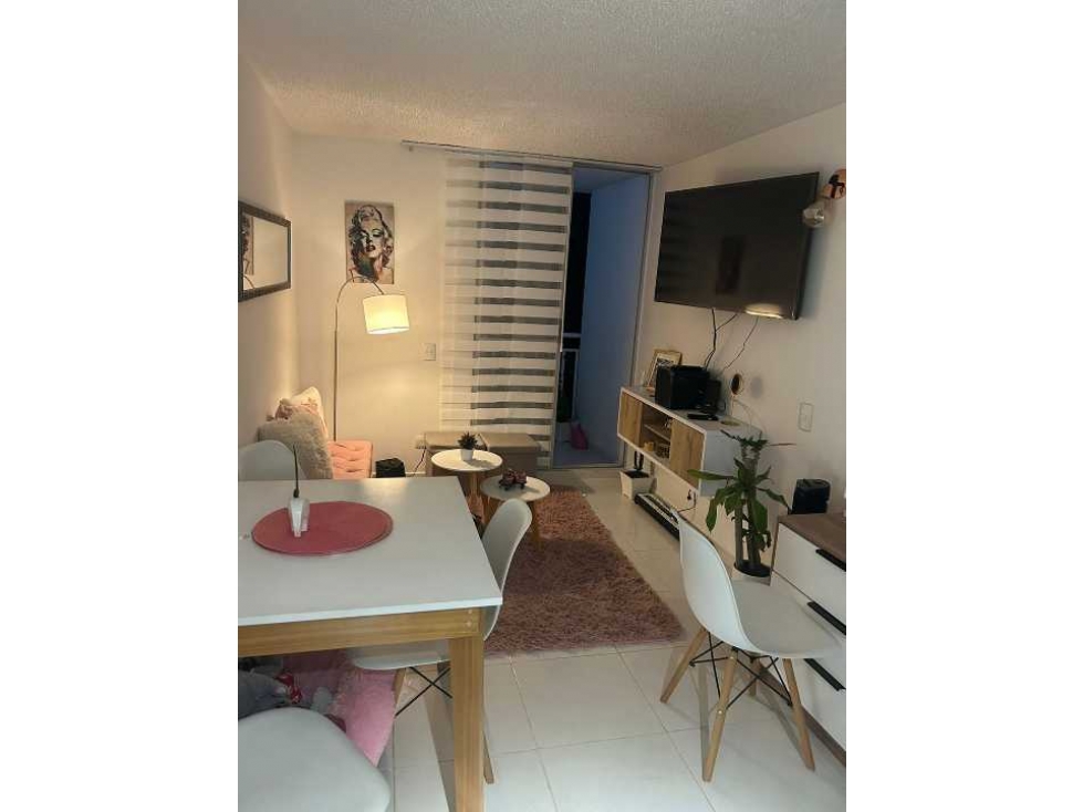 VENDO APARTAESTUDIO CON BALCON Y PARQUEADERO CUBIERTO — foto 3