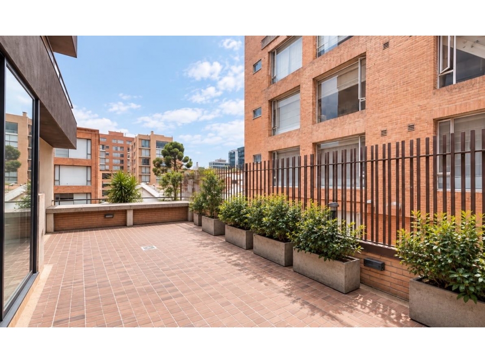 VENDO APARTAESTUDIO CON TERRAZA CHICÓ NORTE