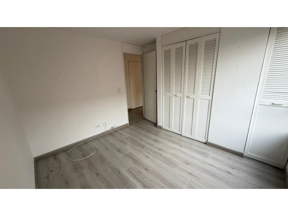 Vendo apartaestudio en la América excelente ubicación, parqueadero — foto 2