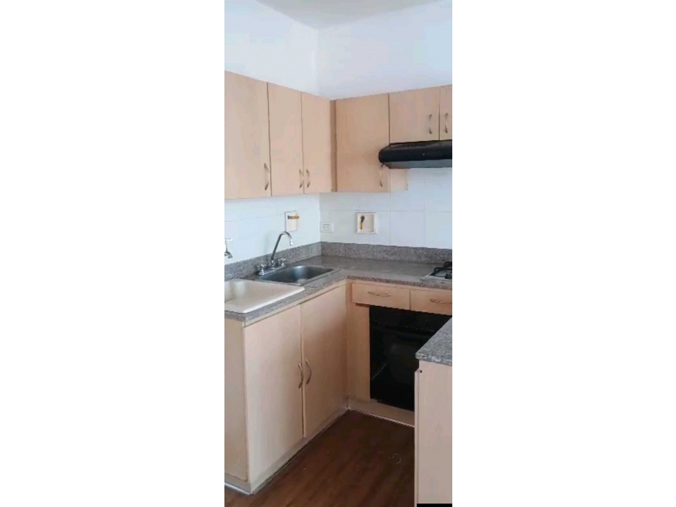 VENDO APARTAESTUDIO EN LAUERELES, PRIMER PARQUE CON VISTA PANORAMICA — foto 5