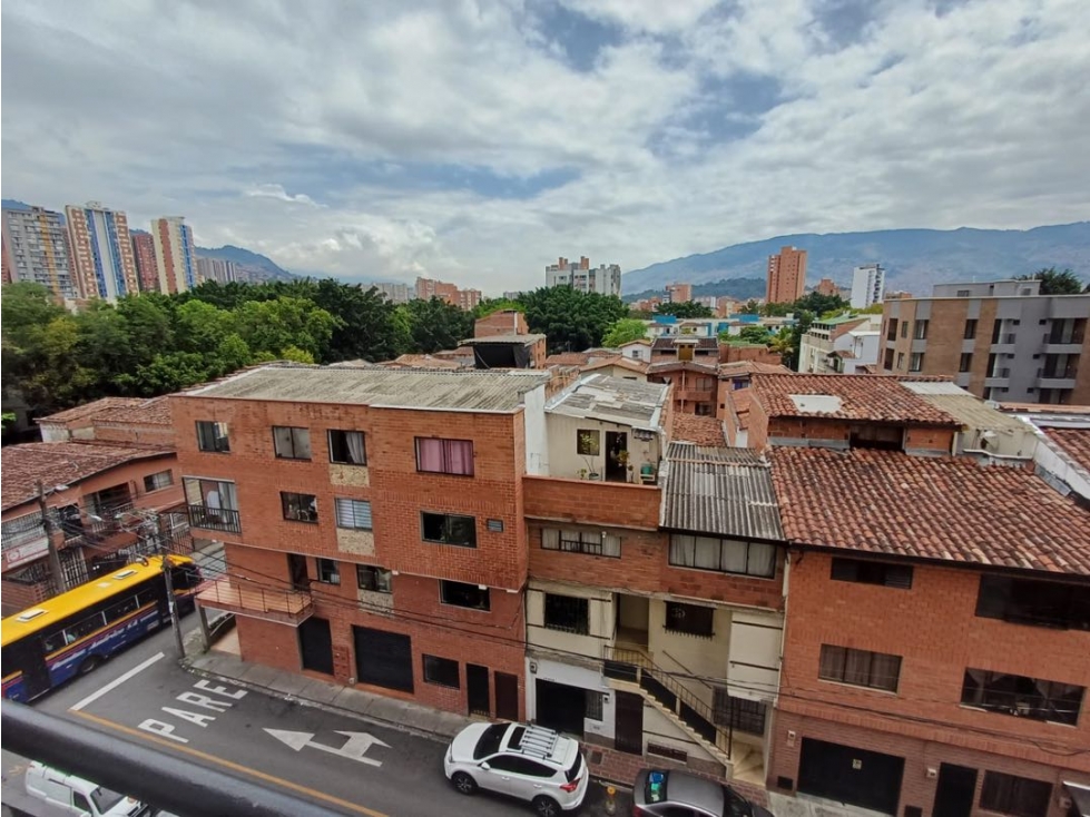 Vendo apartaestudio en Santa Lucía cerca a la estación del metro — foto 2