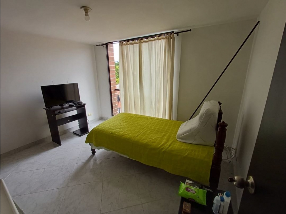 Vendo apartaestudio en Santa Lucía cerca a la estación del metro — foto 4