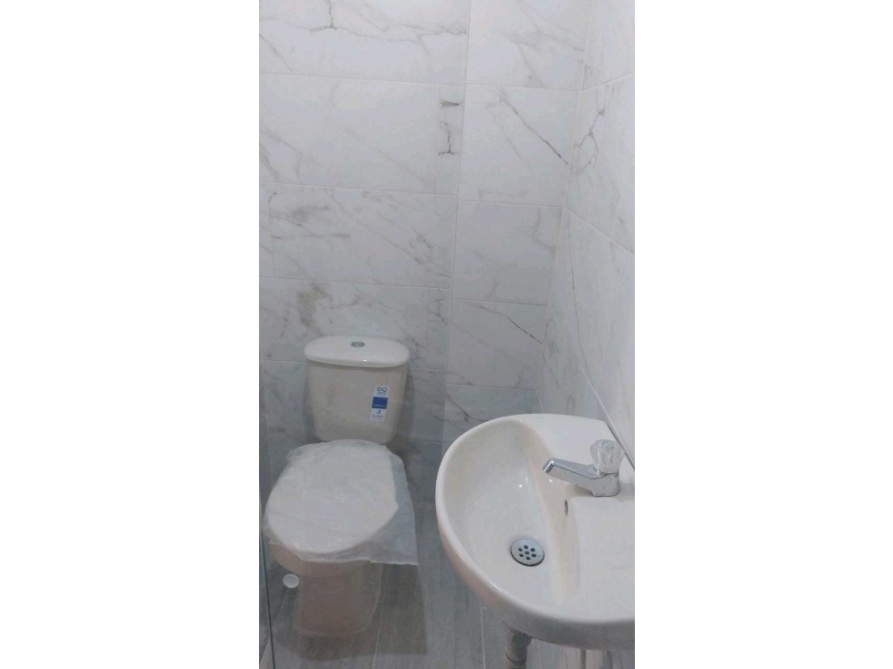 VENDO APARTAESTUDIO EN SIMON BOLIVAR PRIMER PISO CON PK DE VISITANTES — foto 3