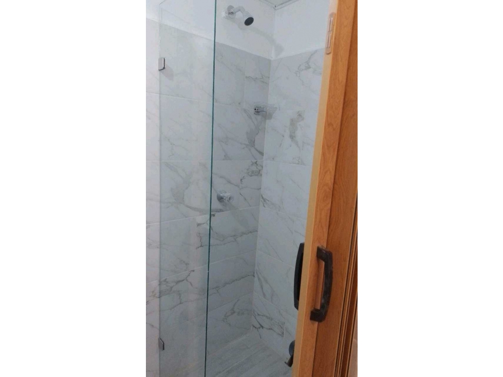 VENDO APARTAESTUDIO EN SIMON BOLIVAR PRIMER PISO CON PK DE VISITANTES — foto 4