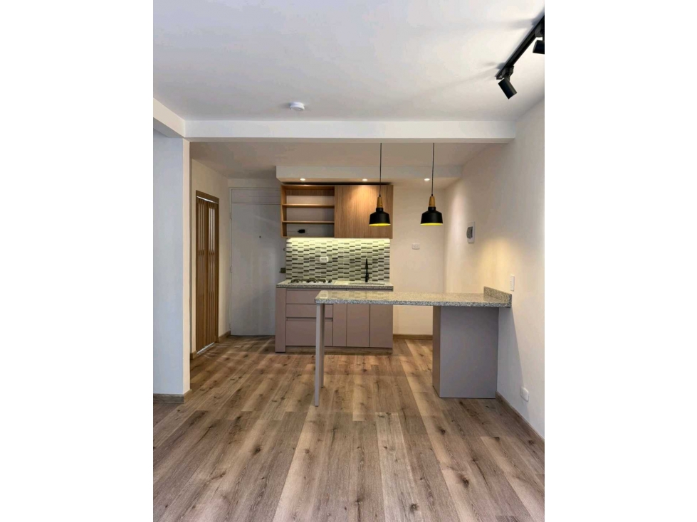 Arriendo aparta estudio + nuevo + Candelaria + gym + cooworking