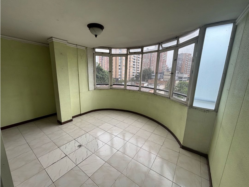 VENDO APARTAESTUDIO POR EL ESTADIO IDEAL PARA REFORMAR — foto 3