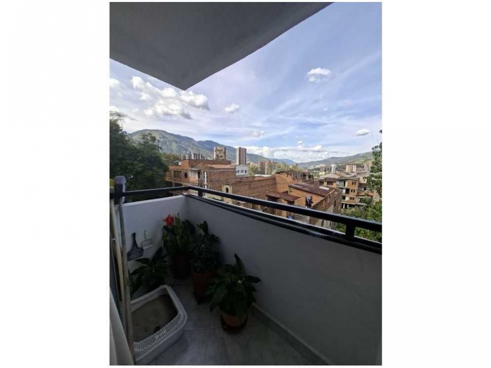 VENDO APARTAMENTO 5°PISO ACCESO POR ESCALAS EN CABAÑAS BELLO - 1