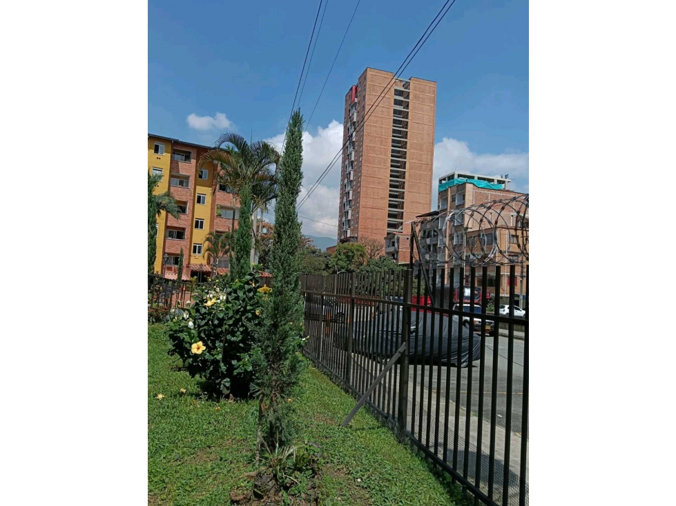 VENDO APARTAMENTO 5°PISO EN SABANETA LA DOCTORA ACCESO POR ESCALAS — foto 3