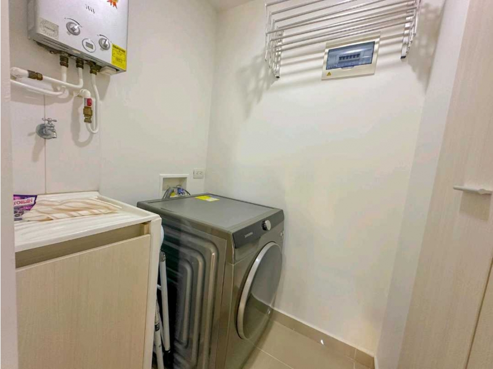 Vendo apartamento 65 m2, Sabaneta, parte plana cerca estación Estrella — foto 3