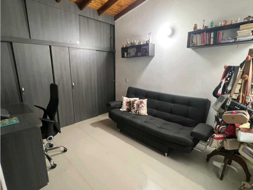 Vendo apartamento duplex a 3 cuadras de Mayorca — foto 4