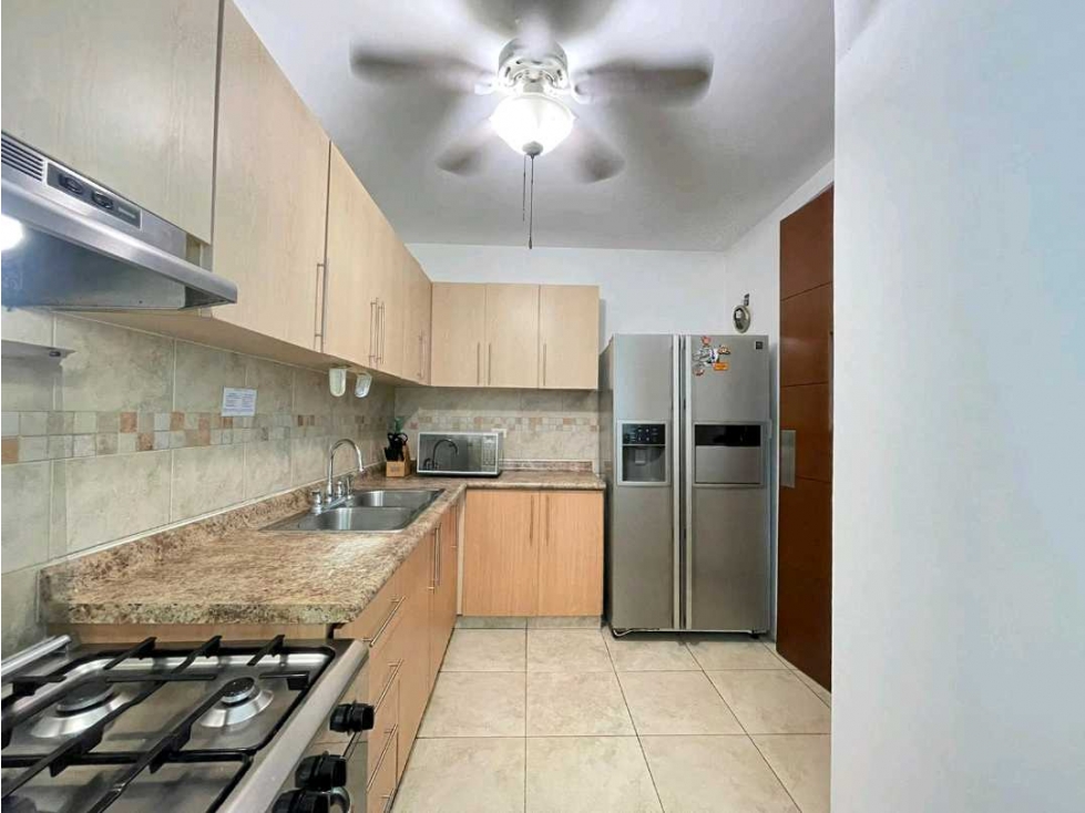 VENDO APARTAMENTO AMOBLADO EN EL CANGREJO PH MARQUIS TOWER — foto 3