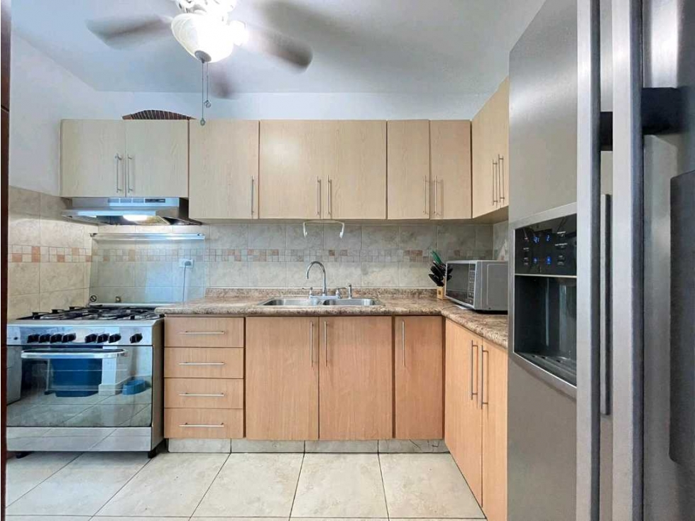 VENDO APARTAMENTO AMOBLADO EN EL CANGREJO PH MARQUIS TOWER — foto 4