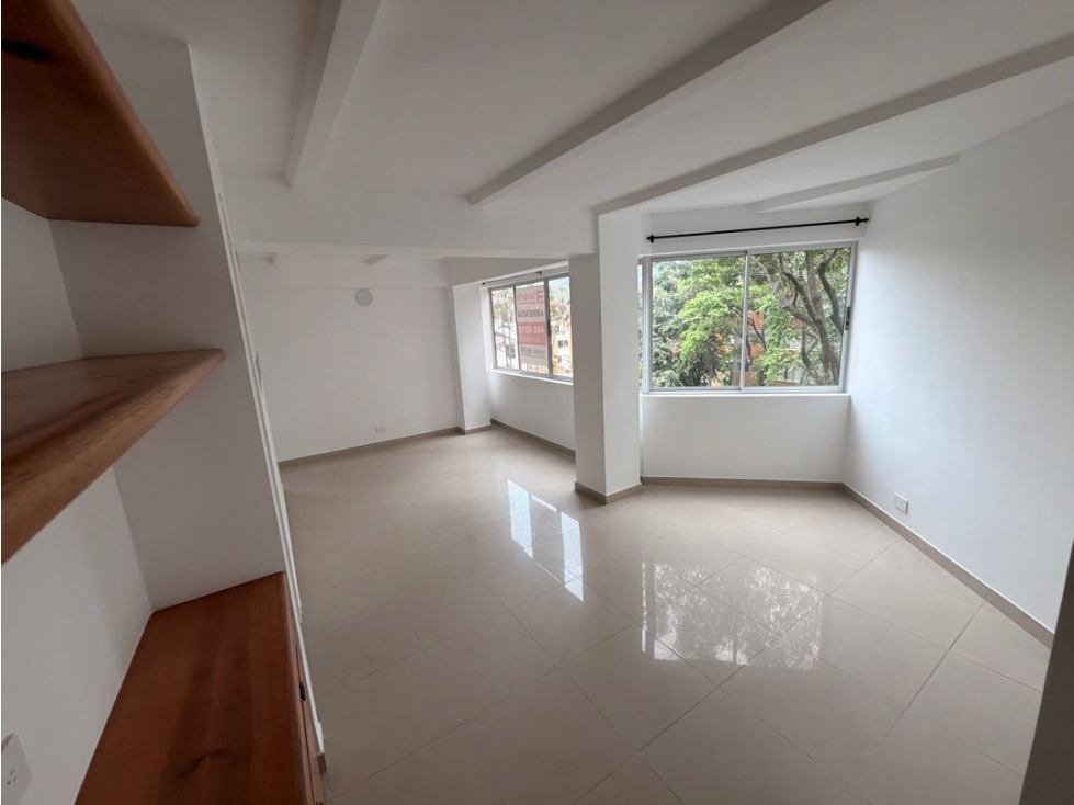 Vendo apartamento calasanz parte baja, cuenta con parqueadero