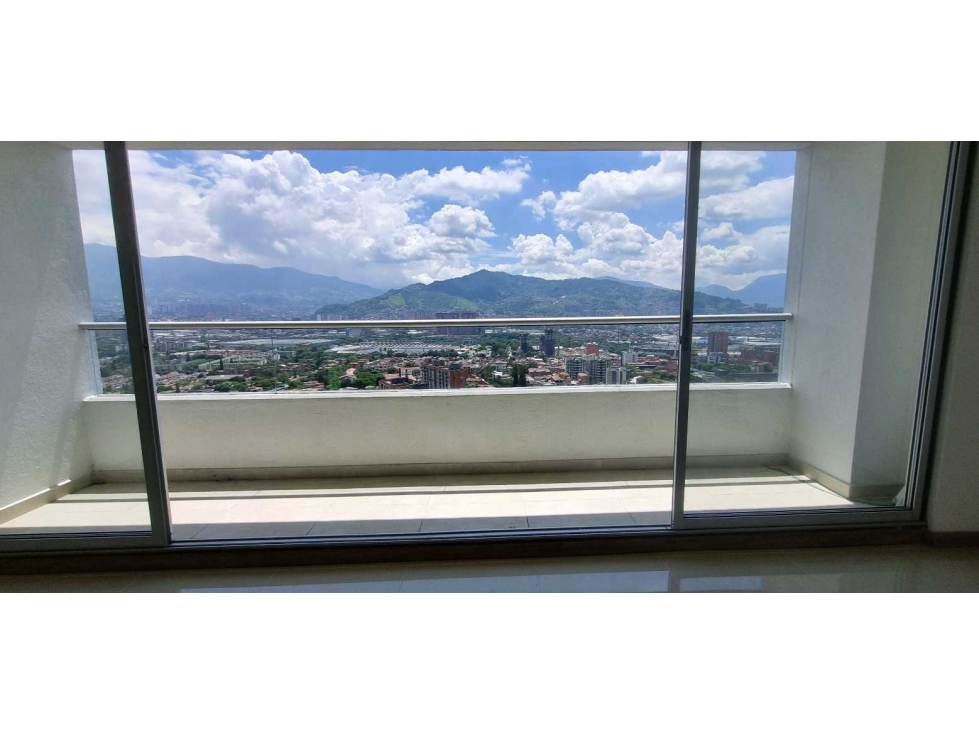 VENDO APARTAMENTO CENTRO ENVIGADO 3 ALCOBAS 2 BAÑOS BALCON CON VISTA