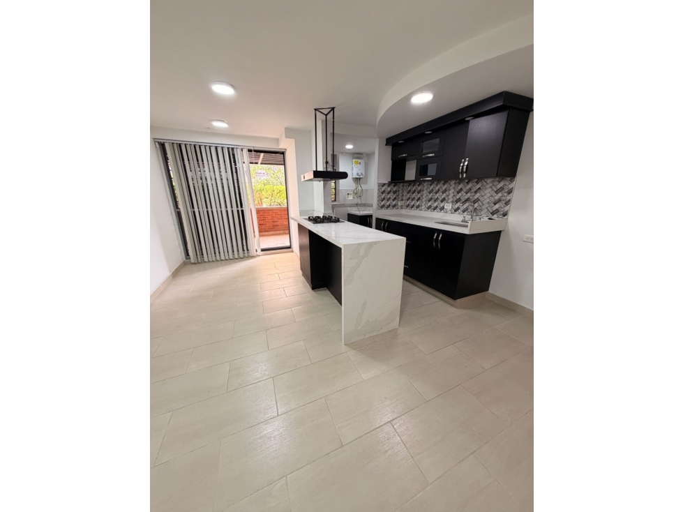 Vendo Apartamento cerca al centro comercial Parque Fabricato — foto 2