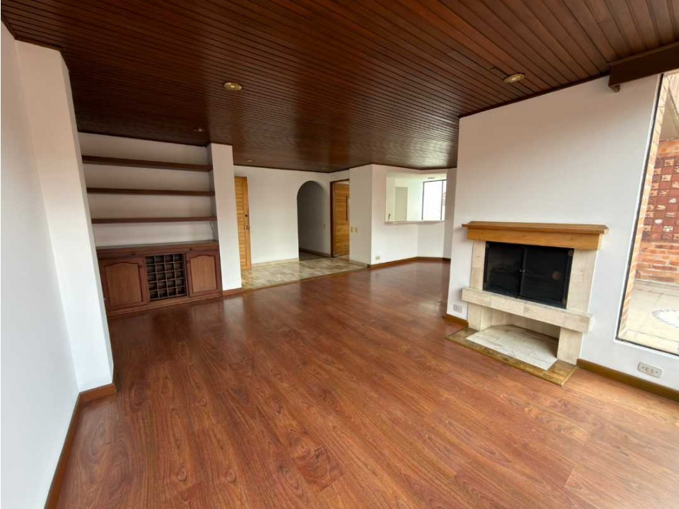 VENDO APARTAMENTO COLINA (GU)