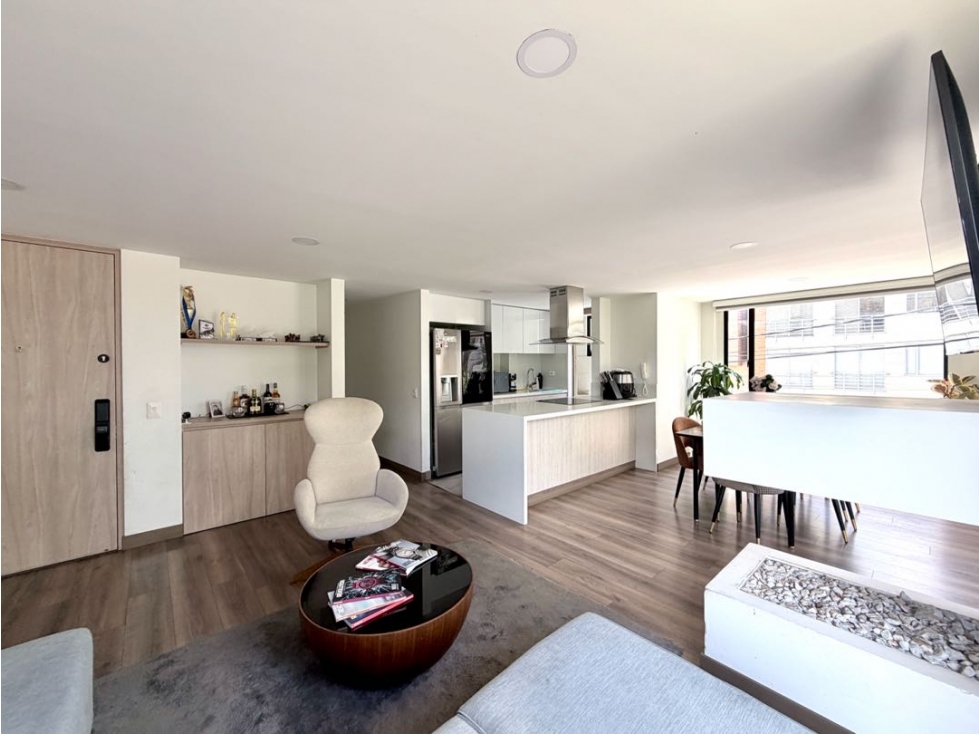 Vendo apartamento con balcón en Pasadena — foto 2