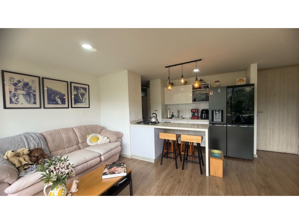 VENDO APARTAMENTO CON HERMOSA VISTA EN SABANETA — foto 2