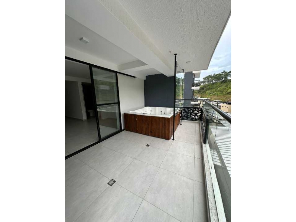VENDO APARTAMENTO CON JACUZZI DEPOSITO Y 2 PARQUEADEROS