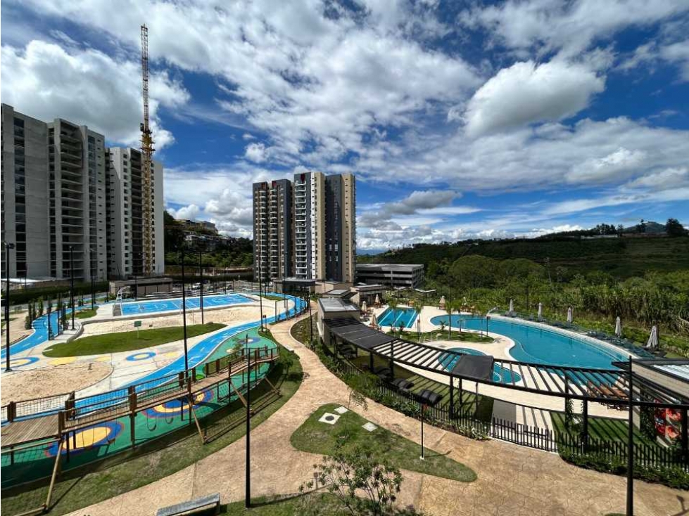 ESPECTACULAR APARTAMENTO CON JACUZZI, DEPOSITO Y 2 PARQUEADEROS