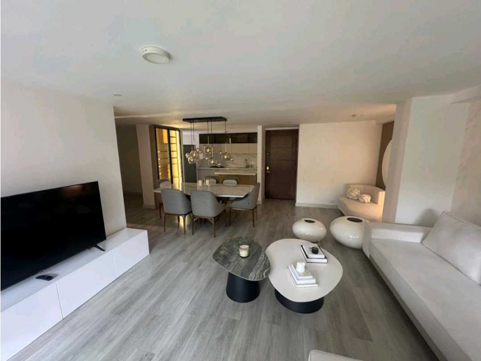 VENDO APARTAMENTO CON TERRAZA EN ENVIGADO LOMA BENEDICTINOS
